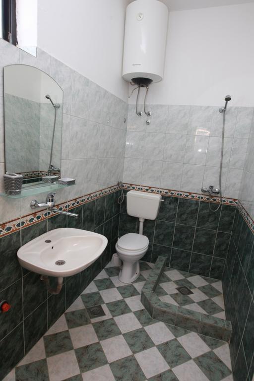 Guest House Ugljevarevic 布德瓦 客房 照片