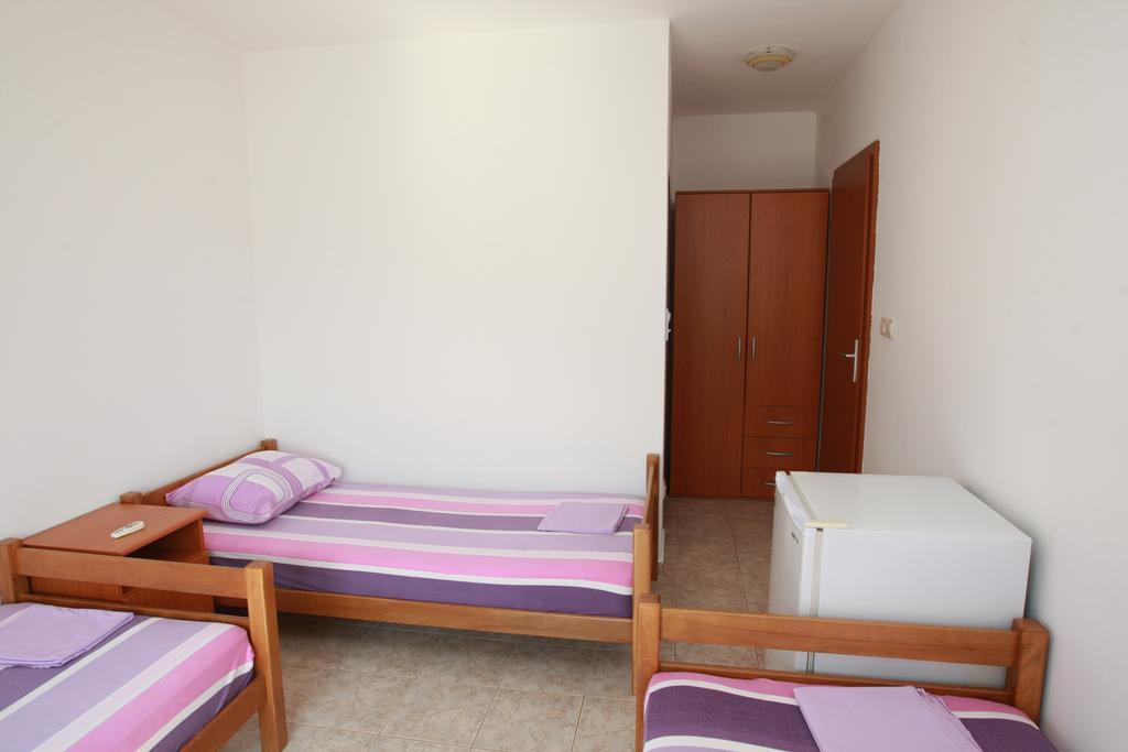 Guest House Ugljevarevic 布德瓦 客房 照片