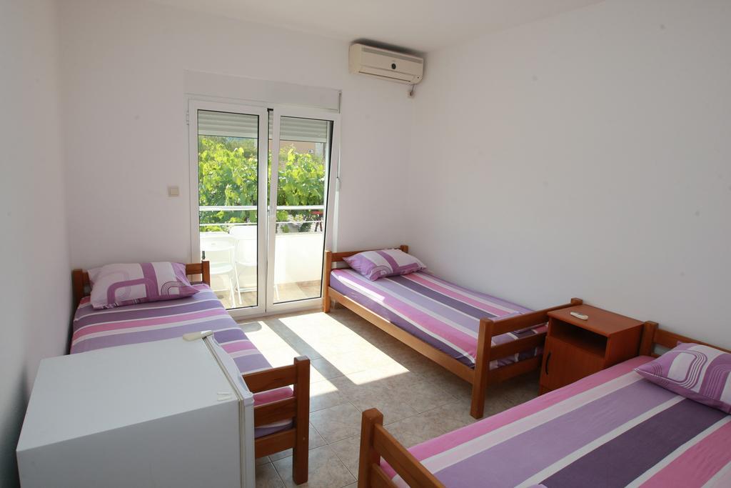 Guest House Ugljevarevic 布德瓦 客房 照片